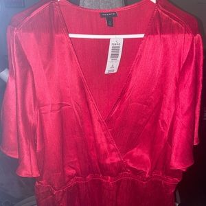 Torrid-3X red sink Vneck shirt